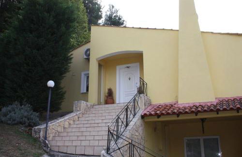 Six Steps From The Forest - Photo 7