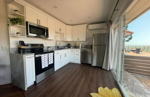 Serenity - Amazing Views & Modern Charm - Photo 5