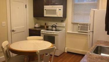 Walk to Downtown Salem - Foto 3