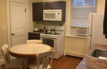 Walk to Downtown Salem - Foto 3