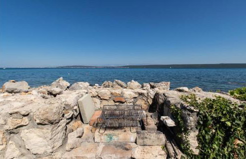 Amazing Apartment In Dobropoljana - Photo 3