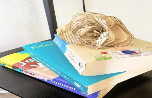 4BR Boutique Coastal Home, Walk to Beach and The Strand, Sleeps 10 - Foto 27