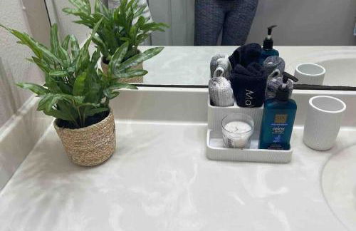 Lovely Woodlands home w/heated pool and spa! - Foto 52