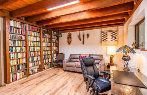 Myrinn-Hobbit Cottage on the Creek Storybook Stay - Foto 19