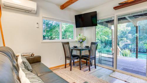 Riverfront Sandy Retreat, Fish and Kayak On-Site - Foto 3