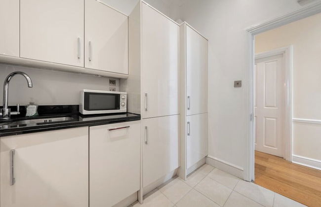 The Hertford Boutique - Photo 25