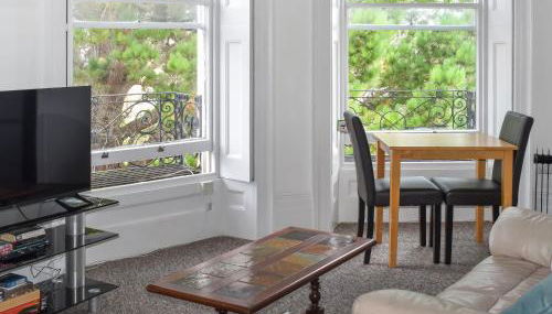 Solent Charm - Photo 2