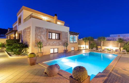Villa near ibiza Town Sleeps 14 - Foto 1
