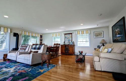 Gorgeous Beach House with Private Beach, Fire Pit & Outdoor Living Near Bar Harbor, Hancock Point Maine - Photo 9