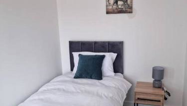 5 bedroom house - Cheshire Oaks - Foto 3