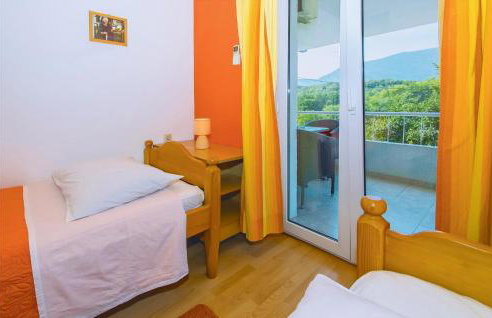 Three-Bedroom Apartment In Ostrvica - Photo 7