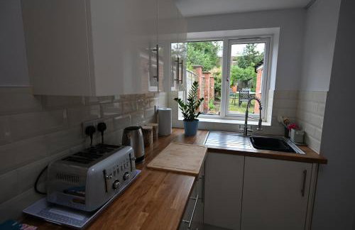 Wisteria Cottage Town Centre FREE PARKING - Foto 10