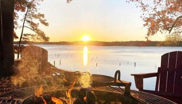 Beautiful Cabin by the Lake Nestled in Sabine National Forest for a Romantic Retreat in Hemphill, Texas - Foto 4