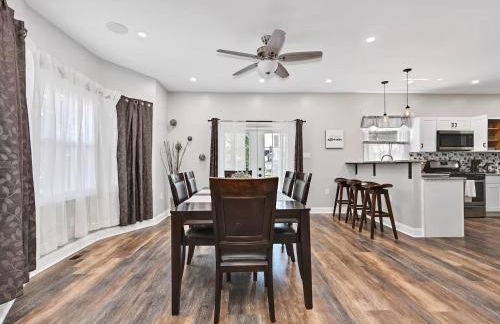 15min to Lincoln Ecuador vs Ivory Coast, Sleeps 12 - Foto 18