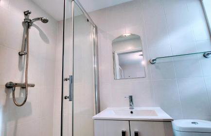 1 Bedroom Annex - Close to Frimley Hospital - Private Entrance - Foto 11