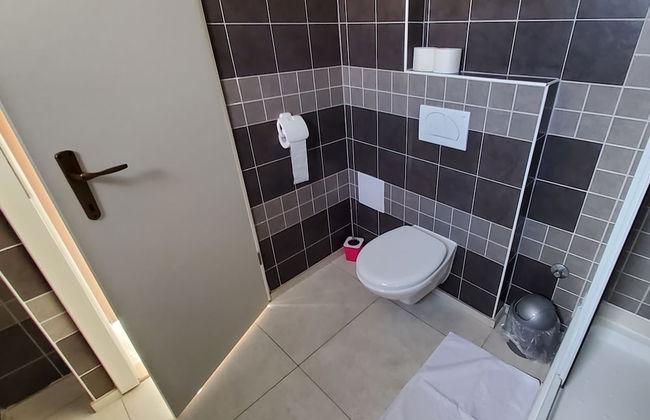 Economy Apartment 12 Sleeps 3 Guests - Photo 20