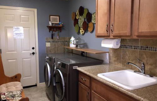 Luxury Cabin Rental with a Fire Pit in Coulterville, California - Foto 19