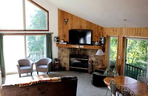 Lakefront Vacation Rental with a Deck and Hot Tub near Wisconsin Dells - Foto 10