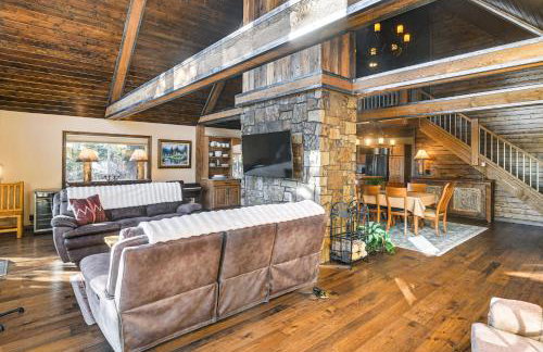 Wyoming Cabin with Hot Tub and Mountain-View Deck - Foto 4