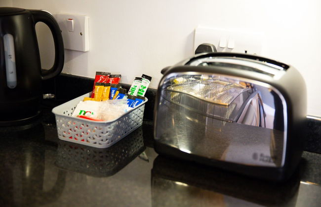 Velvet 1-bedroom Apartment The Clockhouse, Hoddesdon - Photo 31