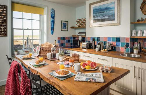 Coastguards Beach House - Photo 6