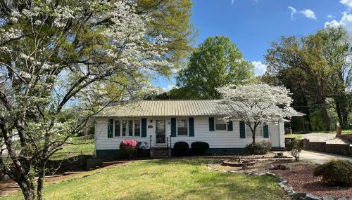 The Blue Belle of Winston-Salem - Foto 2