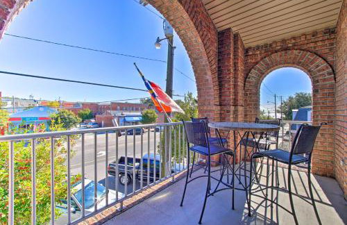 half Mi to Riverwalk! Historic Dtwn Southport Condo - Foto 2