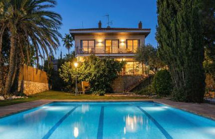 Villa Sitges El Ranch Amaizing Outdoor Areas Beaches at 5 minutes walk Sitges at 15 min drive AC Pool Jacuzzi & Garden XXL - Photo 36