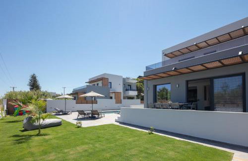 Sunnyside Villas, Just Steps to the Beach & Restaurants, By ThinkVilla - Photo 10