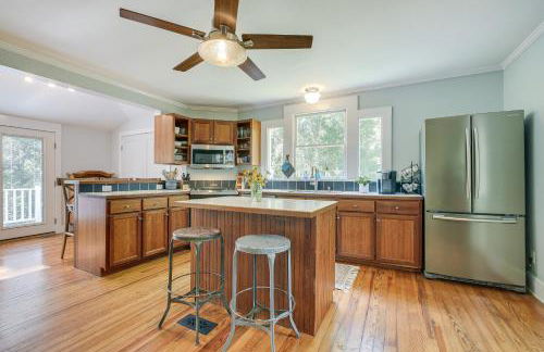 Historic and Charming Pittsboro Home with Fireplaces - Photo 7