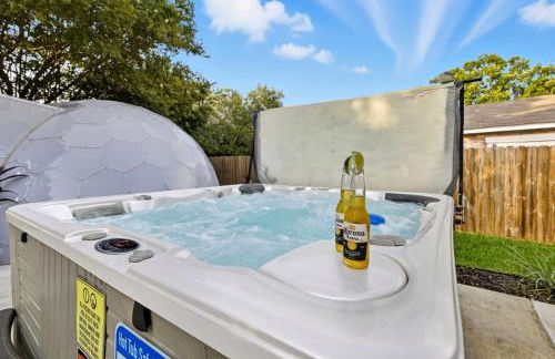 Luxe Family Escape with Games Hot Tub and Yard - Foto 49