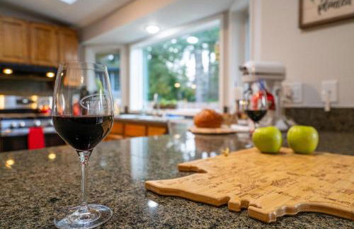 Large Family-Friendly Home on NW Side - Dogs OK - Foto 18