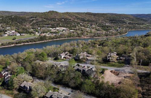 Holiday Island Escape w/ Panoramic Lake Views - Foto 40