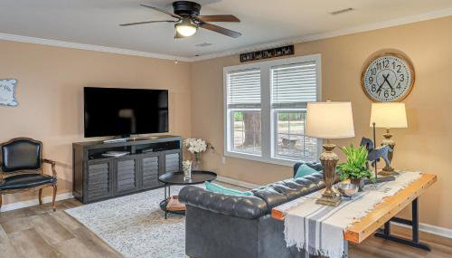 Charming Retreat on 20 Acres with Private Lake! - Foto 3