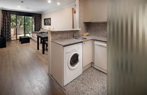 Apartaments-Hotel Hispanos 7 Suiza - Photo 9