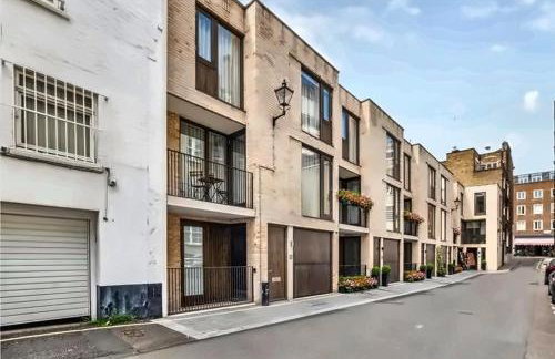Luxury Mews House Marylebone - 3BR, Terrace & AC - Photo 2
