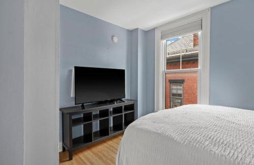 Stylish Downtown Condo in a Historic Landmark Home - Foto 13