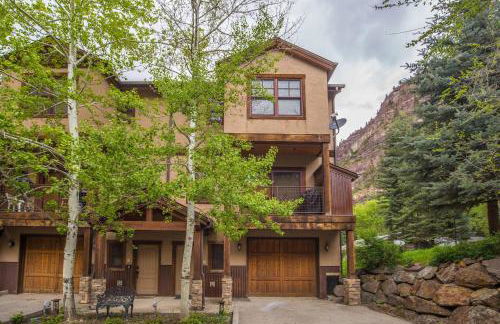 Elkhorn Townhome 1939 - Foto 1