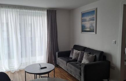 Penthouse height Flat, City View Balcony, Quiet, Free Wifi, Gym & More Minimalistic Home - Foto 4