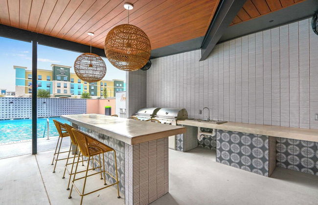 Luxury Resort-style Living Centrally Located - Foto 32