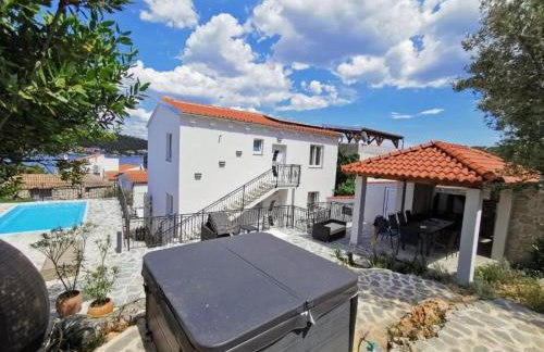 Tisno Resort - Photo 1