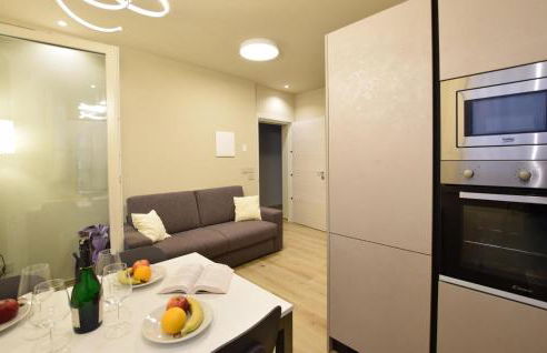 2 Bedroom Lovely Apartment In Premaor - Photo 11