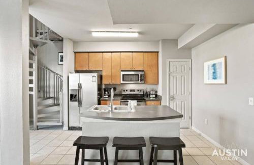 Balcony Skyline View Spiral Staircase Near UT - Foto 6