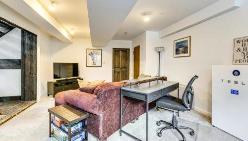 11 Mi to Sugarbush Eclectic Ski House with Hot Tub! - Foto 4