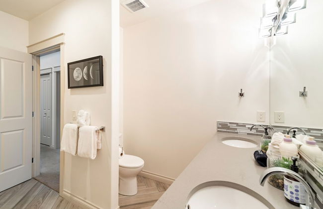 Rooftop Deck Walk to River Downtown Fire pit - Foto 53