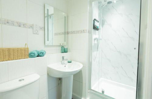 Spacious City Centre Apartment with Balcony - Foto 3