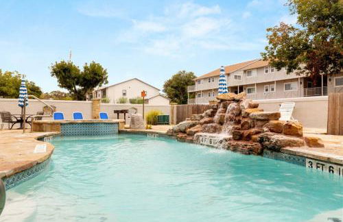 Texas Two-Step at Waterwheel - Foto 18