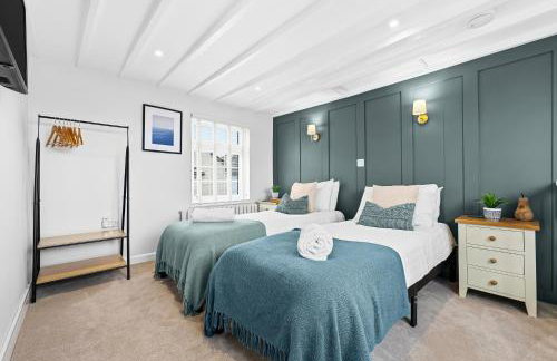 3-BR Luxe Cowes Cottage Harbour Views, Sleeps 6, with Private Garden - LONG TERM STAY WINTER SPECIAL OFFER AVAILABLE! - by Blue Puffin Stays - Foto 41