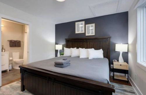 Modern Townhome, Large Game Room, 10min to Downtown! Sleeps 10! - Foto 23