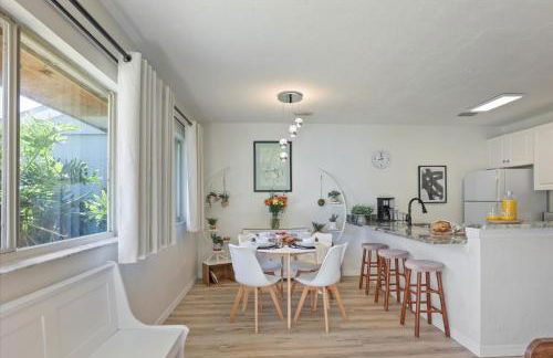 The YinYang - King Bed , Workspace , Full Kitchen - Foto 12